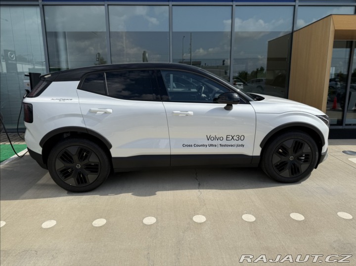 Volvo EX30 0,0   ULTRA TWIN CROSS CO 2025