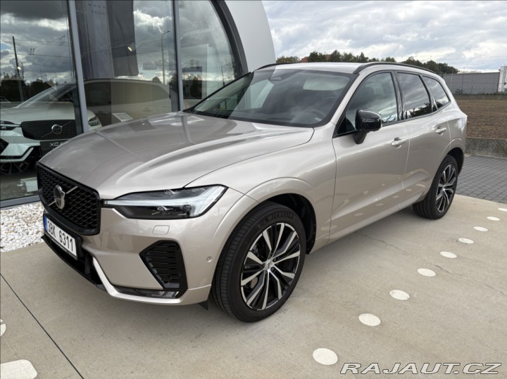 Volvo XC60 2,0 B4 AWD ULTIMATE 2025