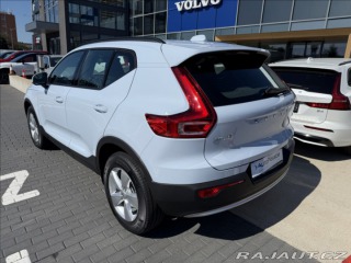 Volvo XC40 2,0 B3 ESSENTIAL 2025