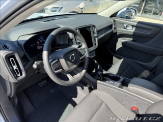 Volvo XC40 2,0 B3 ESSENTIAL 2025