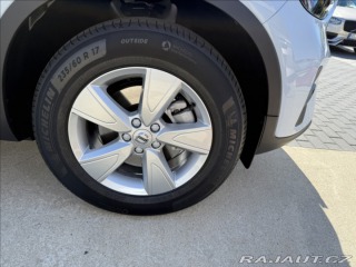 Volvo XC40 2,0 B3 ESSENTIAL 2025