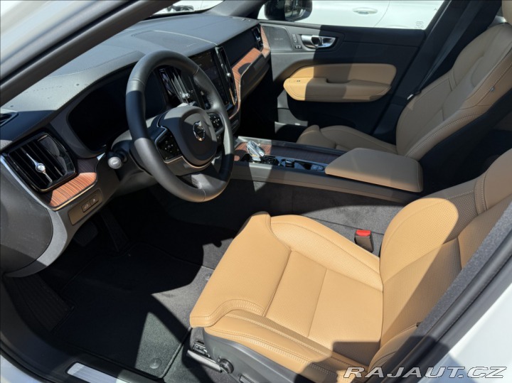 Volvo XC60 2,0   T8 ULTRA PHEV 2024