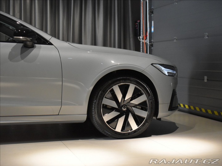 Volvo V90 2,0 T6  Plus Dark 2025