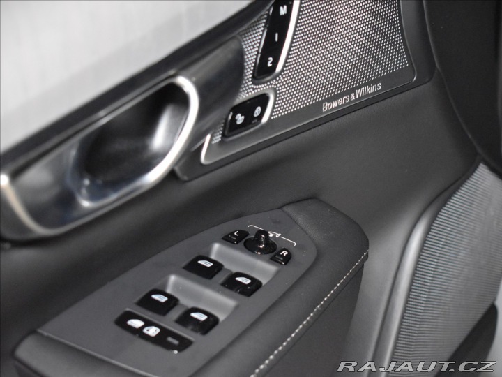 Volvo V90 2,0 T6  Plus Dark 2025