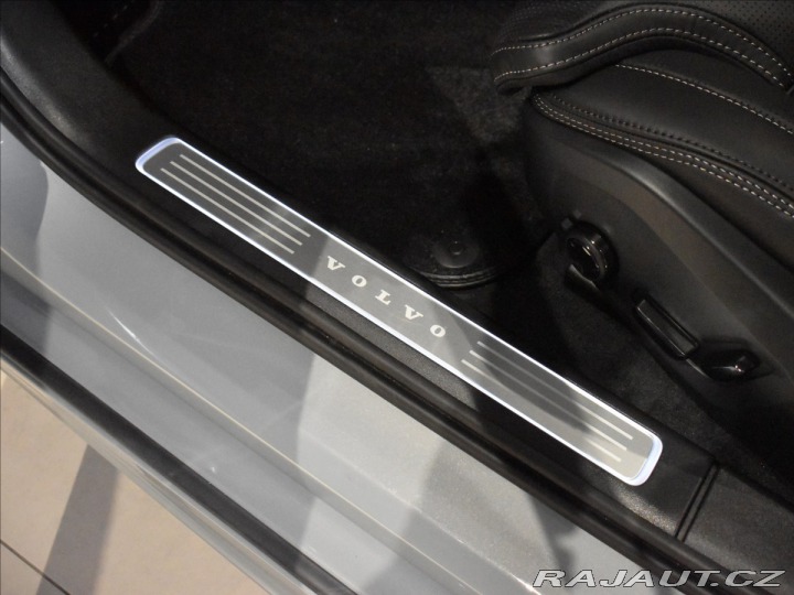 Volvo V90 2,0 T6  Plus Dark 2025