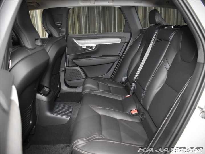 Volvo V90 2,0 T8 Plus Dark 2025