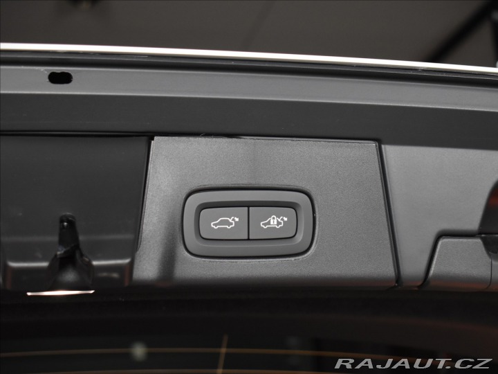 Volvo V90 2,0 T8 Plus Dark 2025