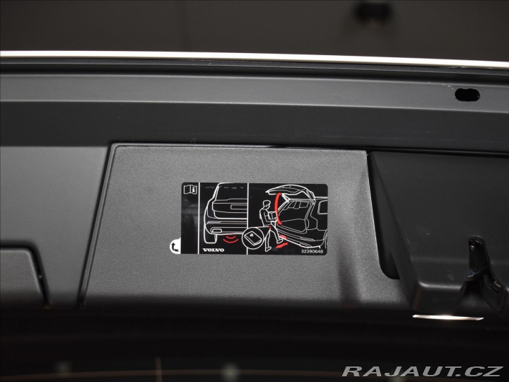 Volvo V90 2,0 T8 Plus Dark 2025