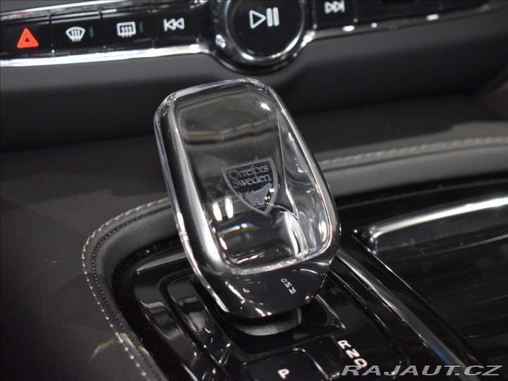 Volvo V90 2,0 T8 Plus Dark 2025