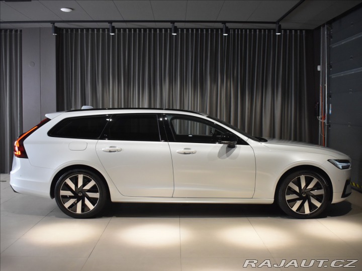 Volvo V90 2,0 T8 Plus Dark 2025