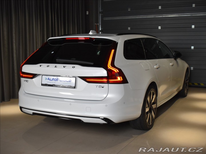 Volvo V90 2,0 T8 Plus Dark 2025