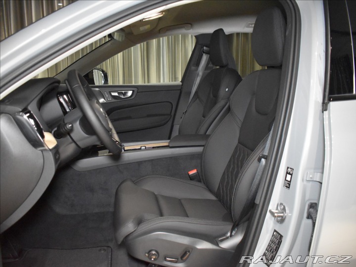 Volvo XC60 2,0 T6  Plus Dark 2025