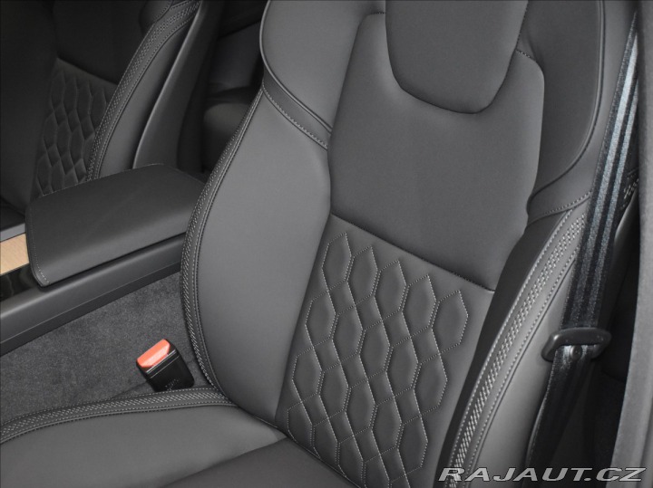 Volvo XC60 2,0 T6  Plus Dark 2025