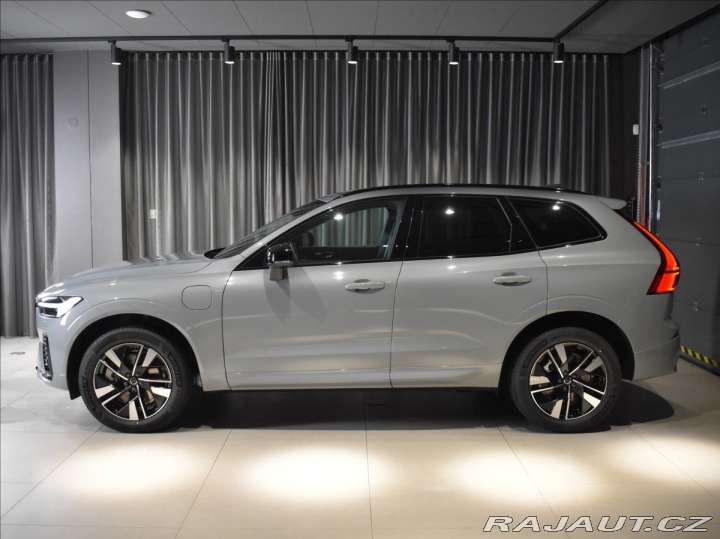 Volvo XC60 2,0 T6  Plus Dark 2025