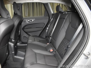 Volvo XC60 2,0 T6  Plus Dark 2025