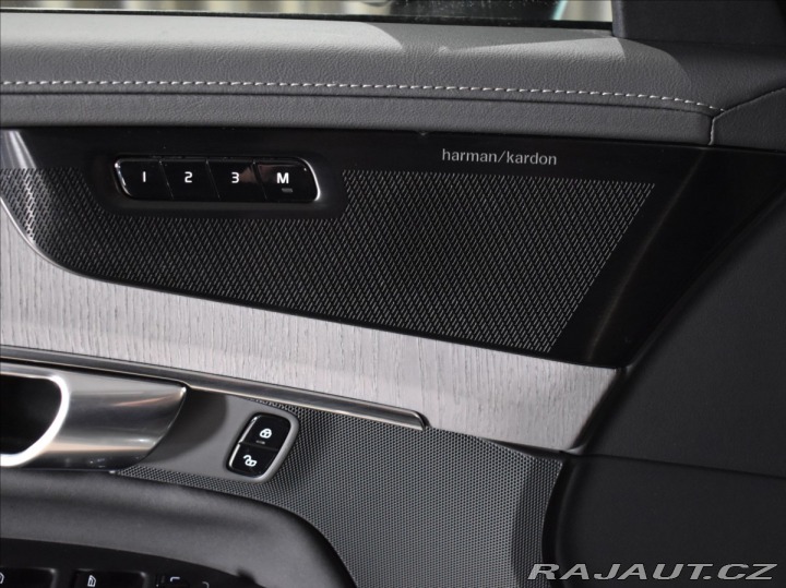 Volvo XC90 2,0 T8 AWD ULtra Pano,Vzd 2025