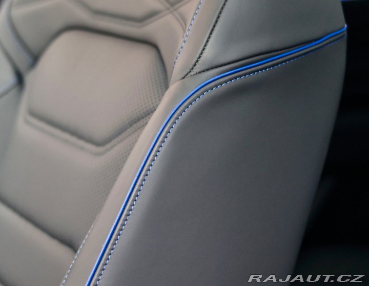 Volkswagen Touareg R-line, 3.0 V6 TFSI E-Hy 2023