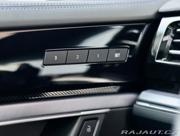 Volkswagen Touareg R-line, 3.0 V6 TFSI E-Hy 2023