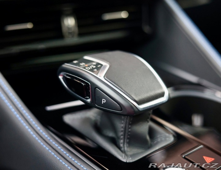 Volkswagen Touareg R-line, 3.0 V6 TFSI E-Hy 2023