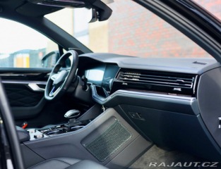 Volkswagen Touareg R-line, 3.0 V6 TFSI E-Hy 2023