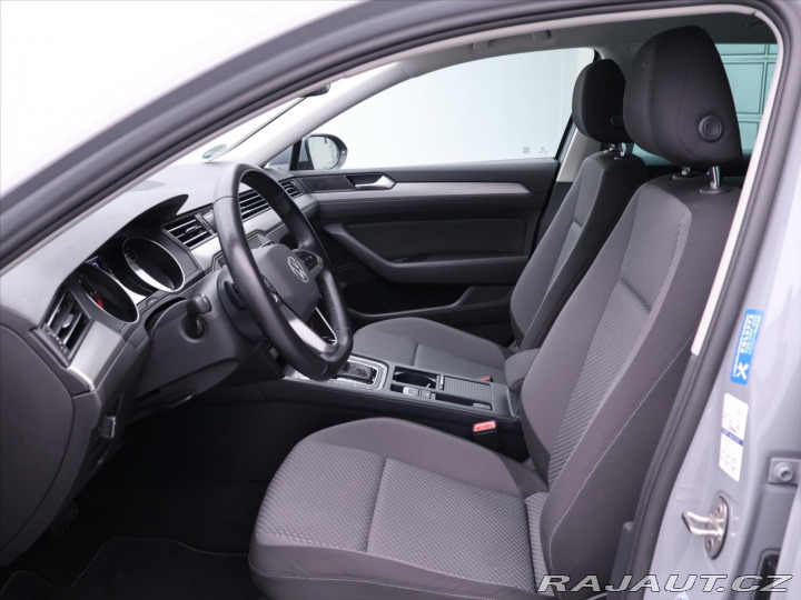 Volkswagen Passat 2,0 TDI 110kW DSG LED DPH 2022