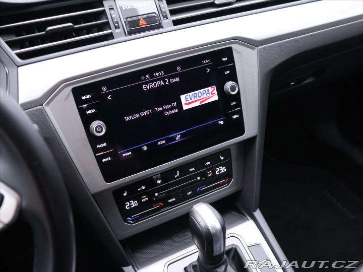 Volkswagen Passat 2,0 TDI 110kW DSG LED DPH 2022