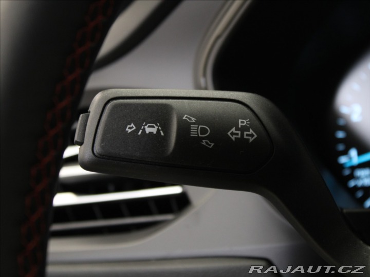 Ford Focus 1,0 115kW ST PANO. Akční 2023