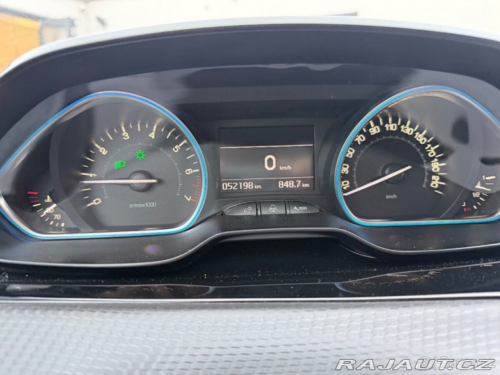 Peugeot 2008 1,2 1800