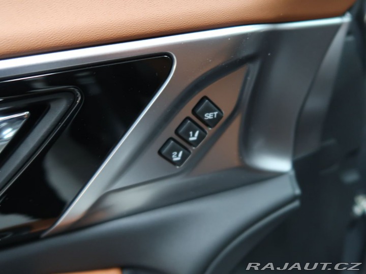 Subaru Outback 2.5i-T ES Tour Poslední š 2025