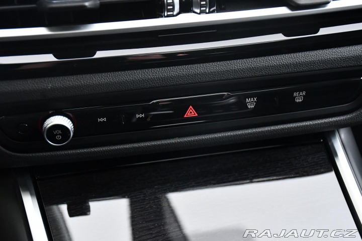 BMW 3 320d xDrive WEBASTO ACC Č 2024