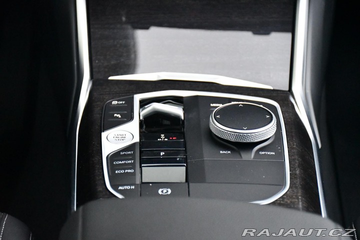 BMW 3 320d xDrive WEBASTO ACC Č 2024