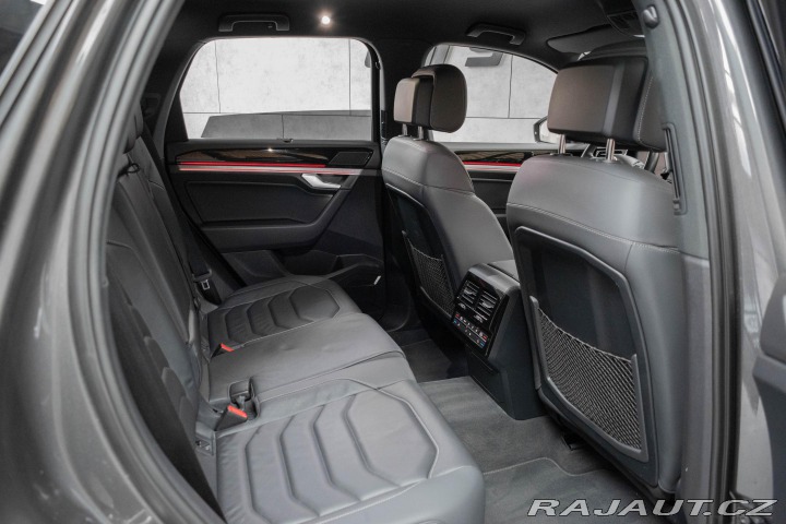 Volkswagen Touareg 3.0 TDI R-LINE*TAŽNÉ*AIR* 2020