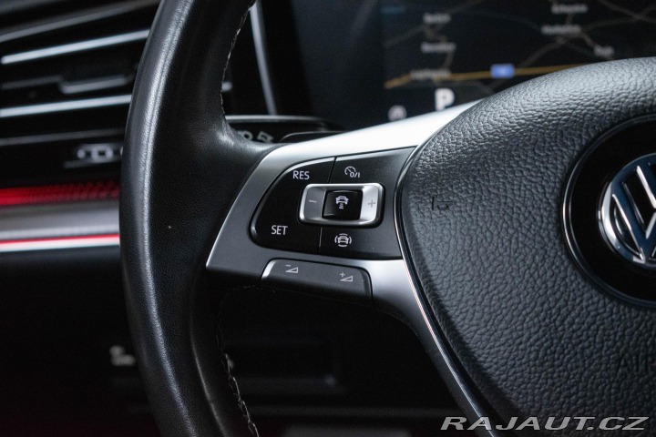 Volkswagen Touareg 3.0 TDI R-LINE*TAŽNÉ*AIR* 2020