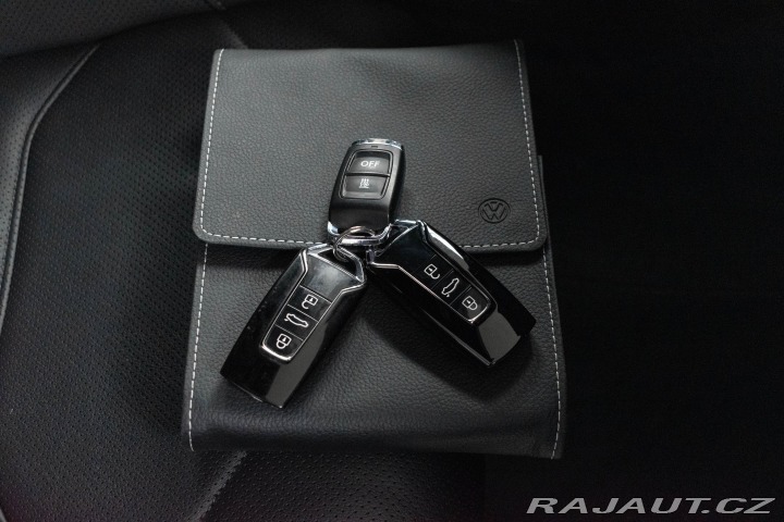 Volkswagen Touareg 3.0 TDI R-LINE*TAŽNÉ*AIR* 2020