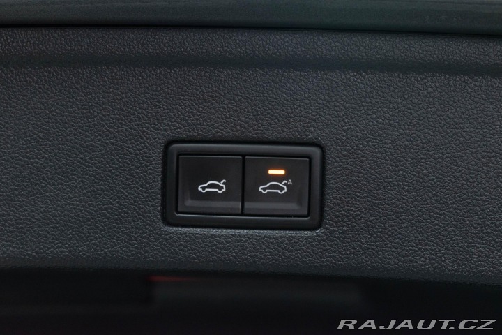 Volkswagen Touareg 3.0 TDI R-LINE*TAŽNÉ*AIR* 2020