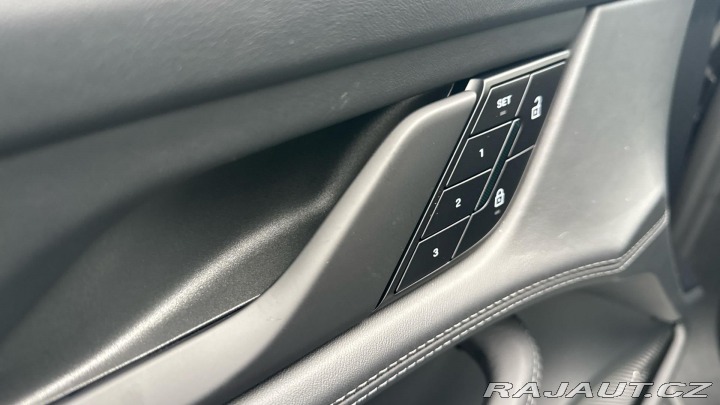 Porsche Taycan 4S Sport Tursimo 4S 2025