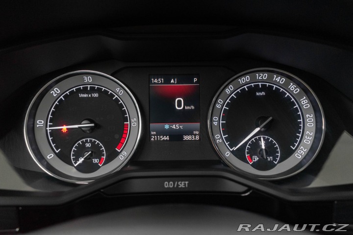 Škoda Superb 2.0 TDI 110 STYLE*DSG*PAN 2020