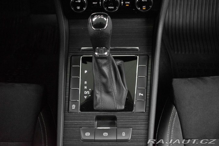 Škoda Superb 2.0 TDI 110 STYLE*DSG*PAN 2020