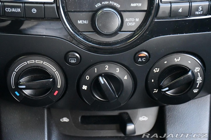 Mazda 2 1.4i 2011