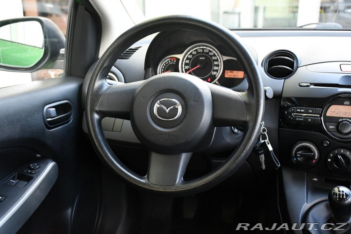 Mazda 2 1.4i 2011