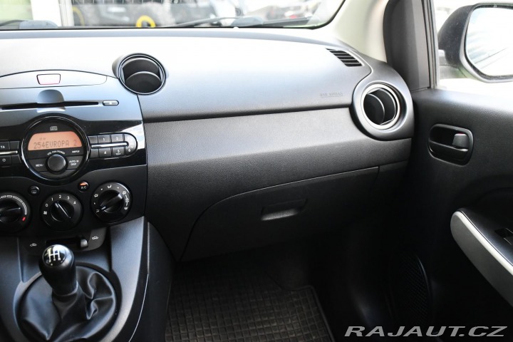 Mazda 2 1.4i 2011
