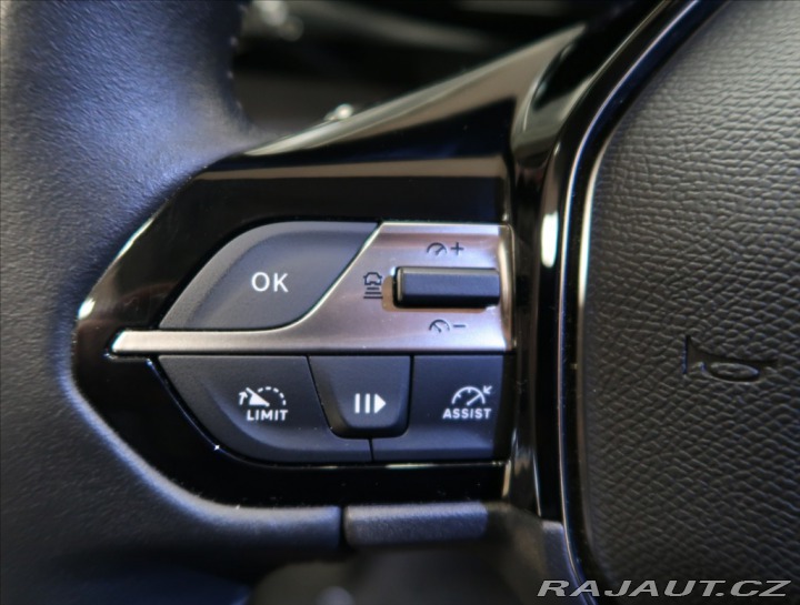 Peugeot 308 1,2 PT AT ALLURE NAVI KAM 2024