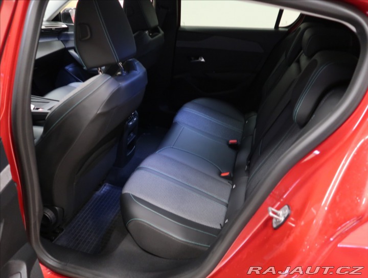 Peugeot 308 1,2 PT AT ALLURE NAVI KAM 2024