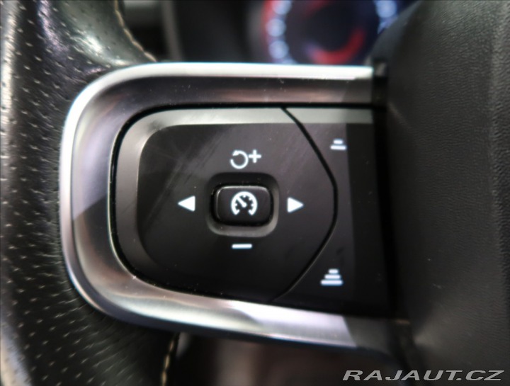 Volvo XC40 2,0 B4 AUT 2021