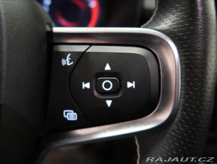 Volvo XC40 2,0 B4 AUT 2021