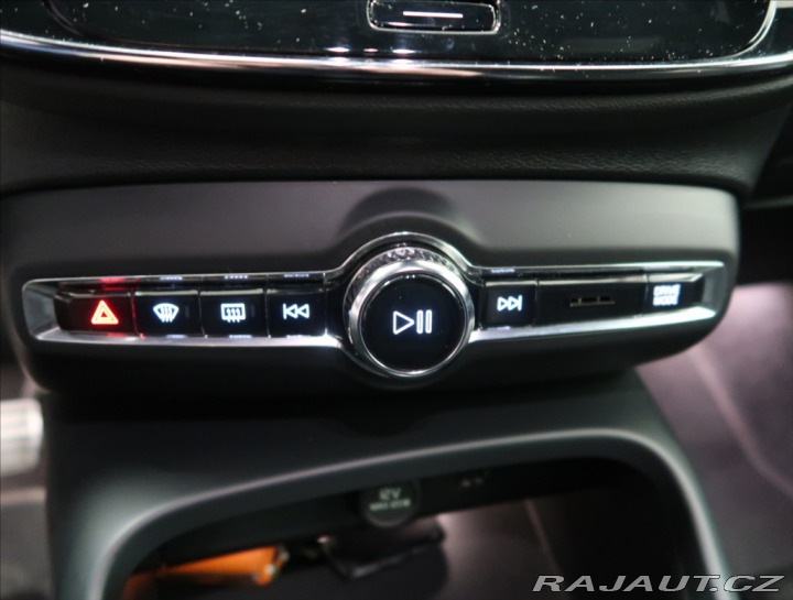 Volvo XC40 2,0 B4 AUT 2021