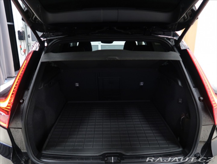 Volvo XC40 2,0 B4 AUT 2021