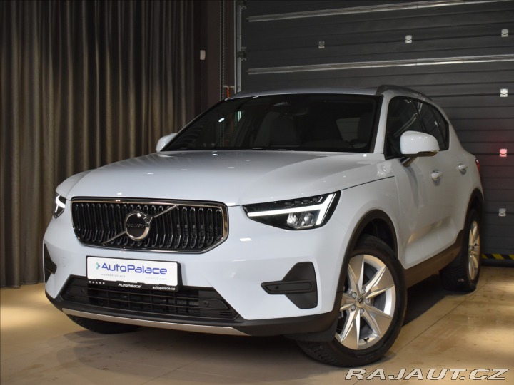 Volvo XC40 2,0 2,0 B3  Core 2025