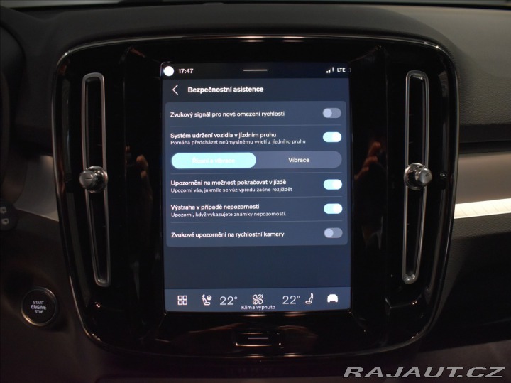 Volvo XC40 2,0 2,0 B3  Core 2025