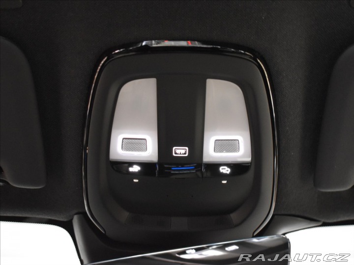 Volvo XC40 2,0 2,0 B3  Core 2025